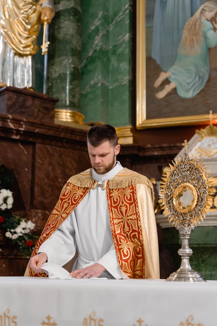 Preguntas y respuestas sobre los sacerdotes y religiosos